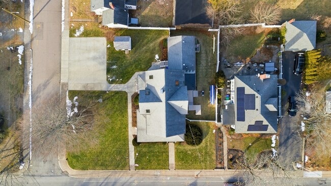 Building Photo - 430 N Main St