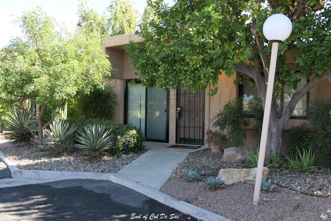 Building Photo - 5547 Los Coyotes Dr
