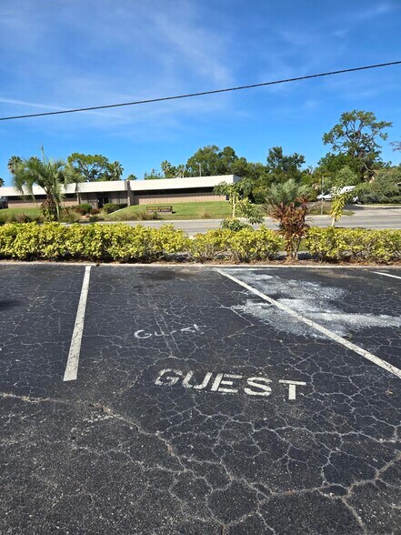 Building Photo - 2304 Ringling Blvd