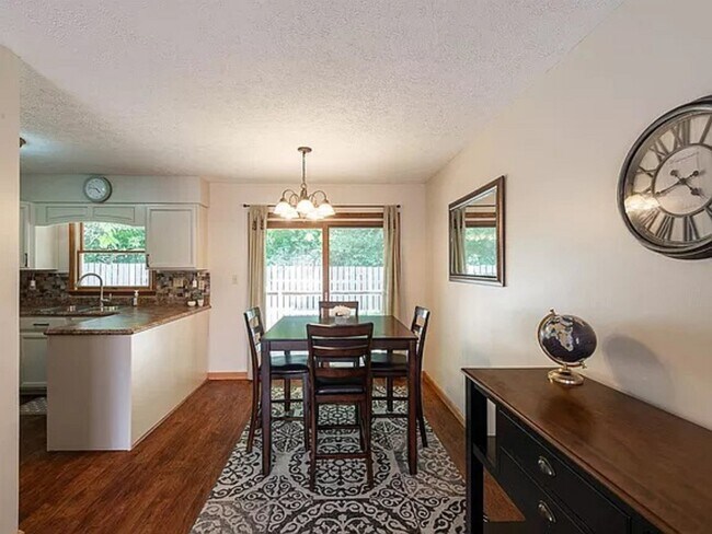 Building Photo - First month's rent FREE!  Three Bedroom Two Bathroom Home
