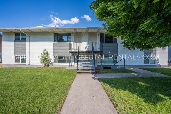 Building Photo - 689 E 100 N