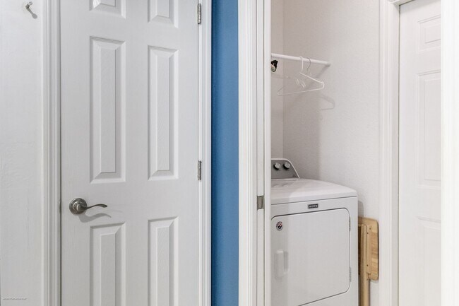 Building Photo - Turnkey Furnished Seasonal Rental – 2 Bedroom, 2 Bath in Burnt Store Marina