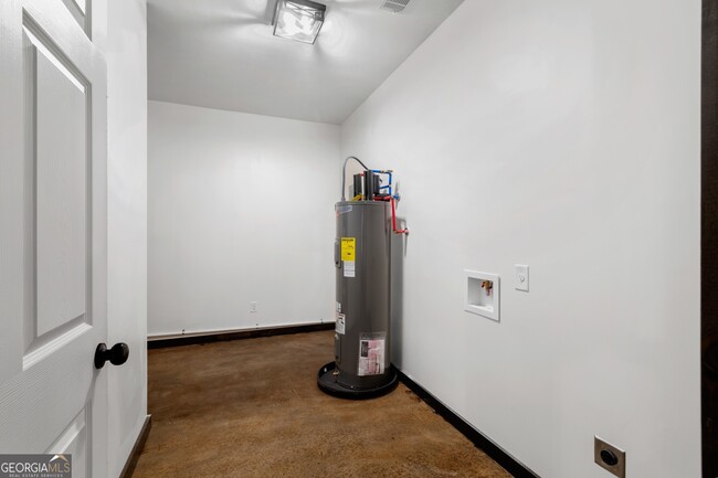 Building Photo - 620 Stiles Rd