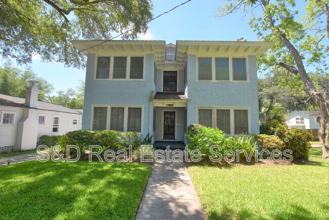 Primary Photo - 211 E Park St