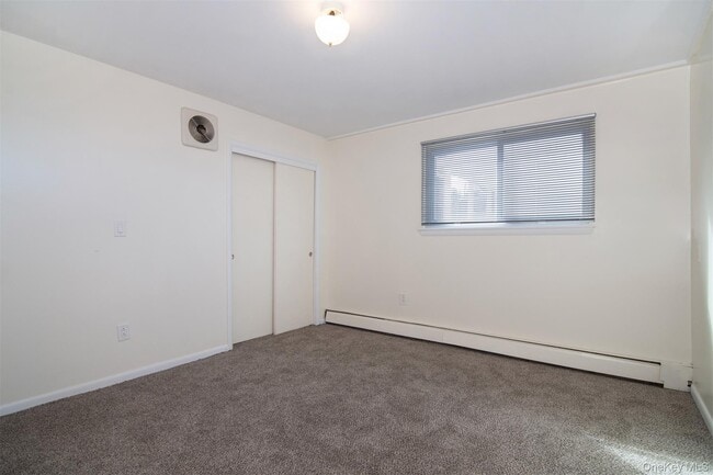 Building Photo - 15 N Buckhout St