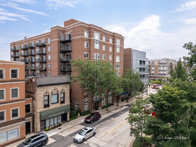 Building Photo - 811 Chicago Ave