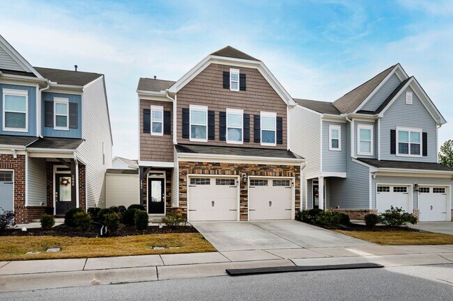 Building Photo - Charming, Well-Maintained Home in Central Morrisville!