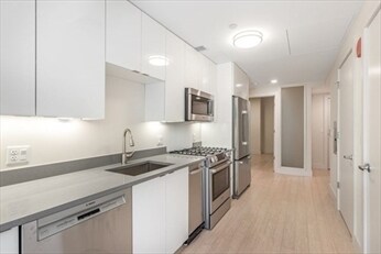 Kitchen - 121 Portland St