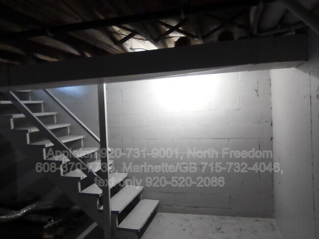 Building Photo - 570 Spinnaker Ln