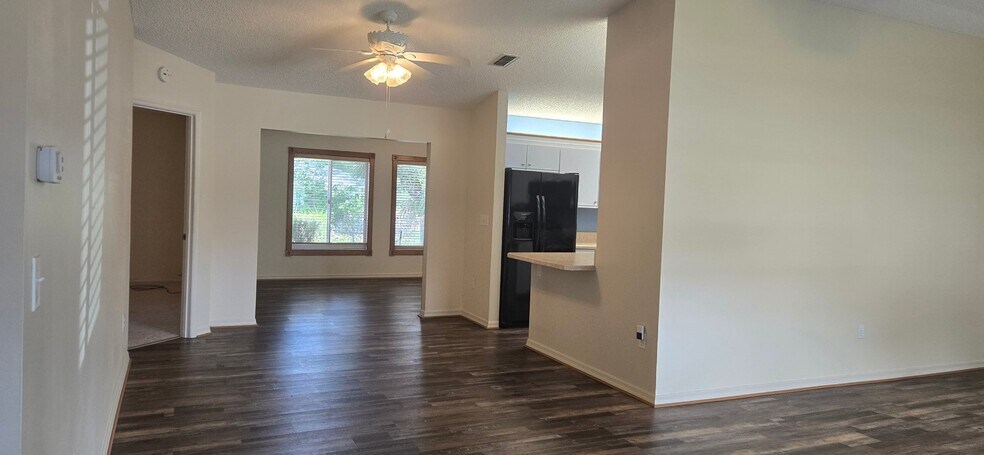 Building Photo - 9499 SE 174th Loop