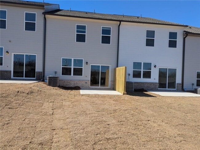 Building Photo - 132 Hazel Dr