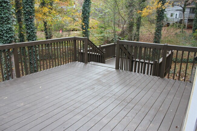 Building Photo - 1410 Ashbrook Dr NW