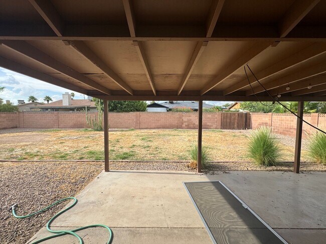 Building Photo - Spacious 3BR/2BA Home in Prime Tempe Locat...