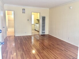 Building Photo - 12125 Valleyheart Dr
