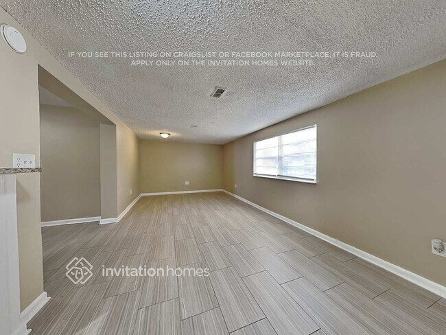 Building Photo - 8261 Greenleaf Cir