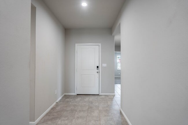 Building Photo - 7616 Silver Crk Ct