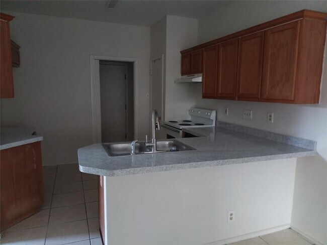 Building Photo - 1227 Armadillo Rd