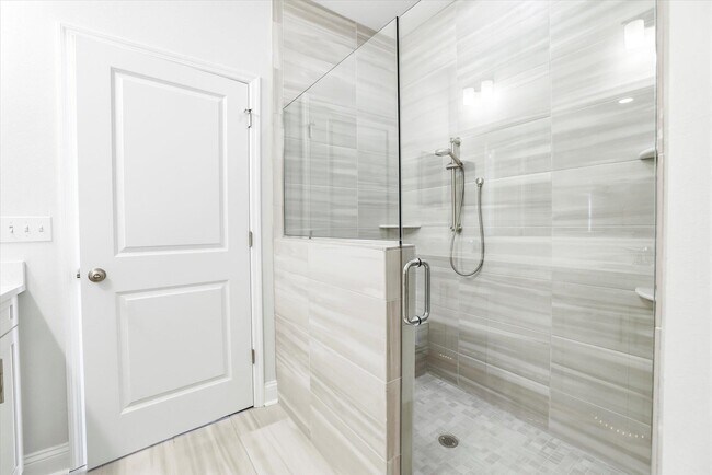 Building Photo - 201 Ursaline St