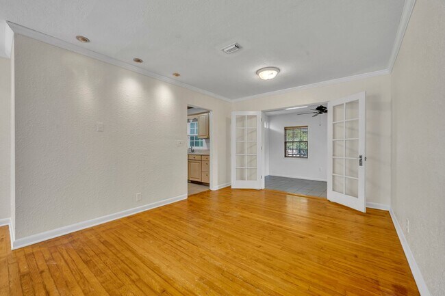 Building Photo - 1816 Mizell Ave