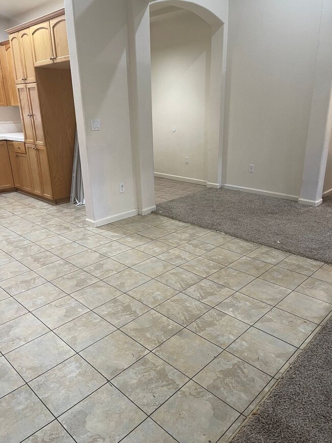 Building Photo - Super nice