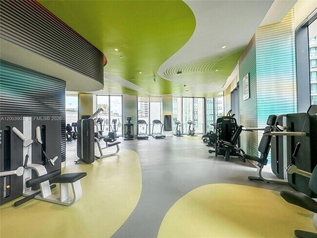 Building Photo - 501 NE 31st St