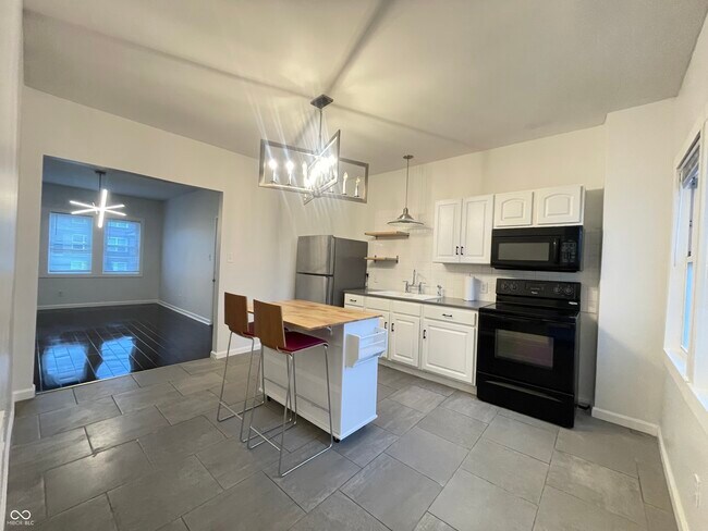 Building Photo - 3818 Central Ave