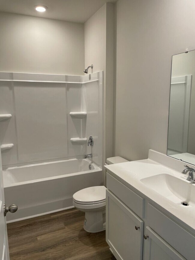Building Photo - 3 Bedroom 2 Bathroom House in Supply NC