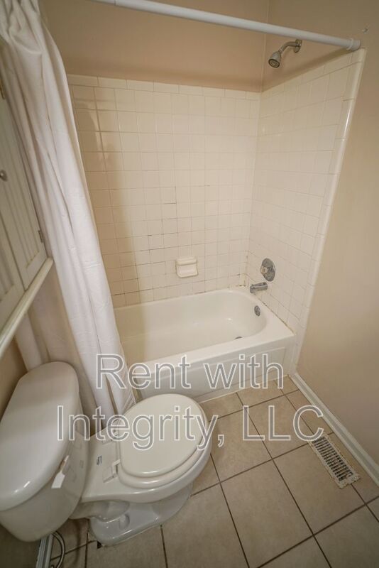 Building Photo - 2100 Continental Ave