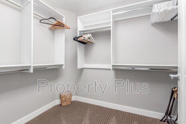 Building Photo - 140 E Rio Salado Pky