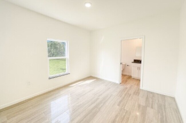 Building Photo - Brand New 2/2- Punta Gorda FL