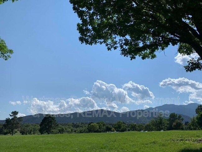 Building Photo - 1530 Little Bear Creek Point