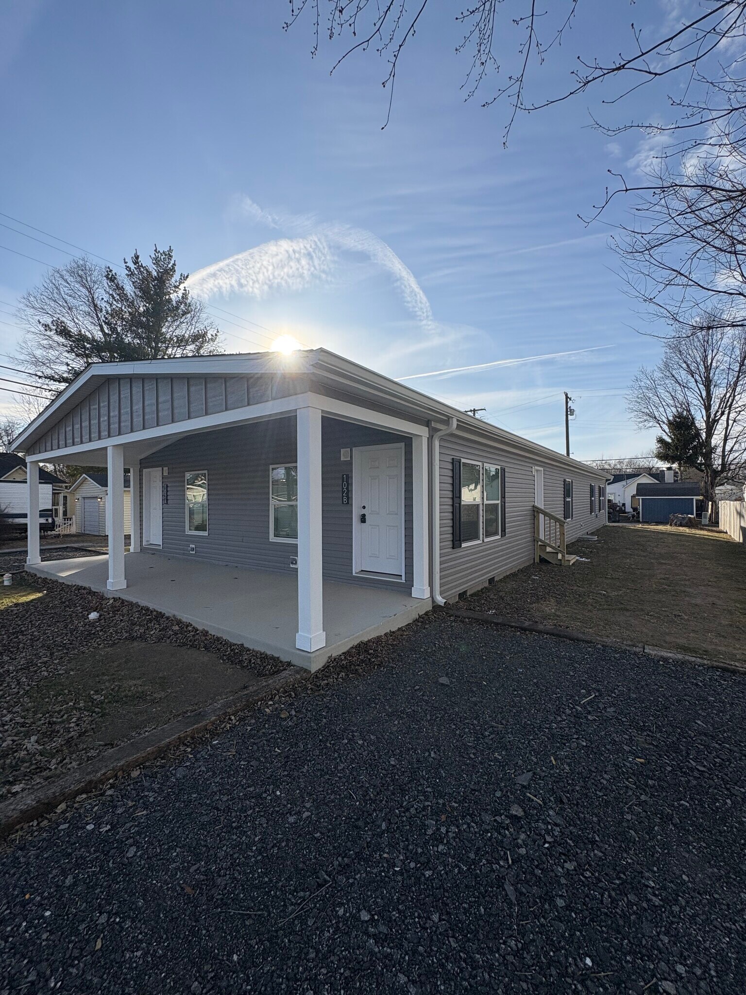 Building Photo - 102 S California St