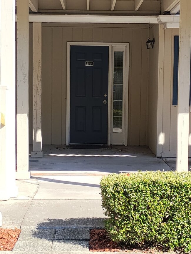 Building Photo - Unit 21F- Golf Colony