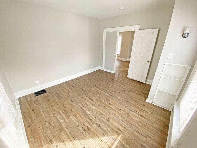 Building Photo - Burkhardt Home : **MOVE-IN SPECIAL: 100% O...