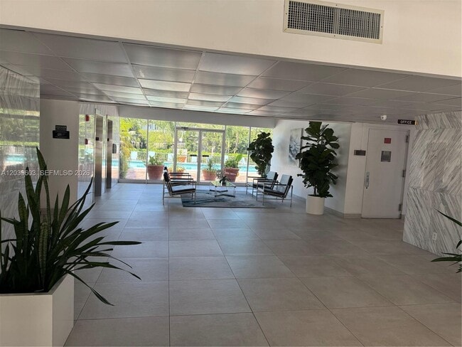 Building Photo - 401 Golden Isles Dr