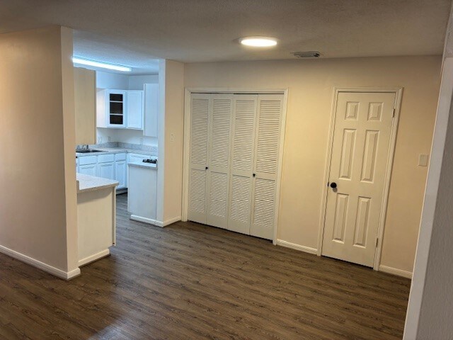 Building Photo - 1323 Reddleshire Ln