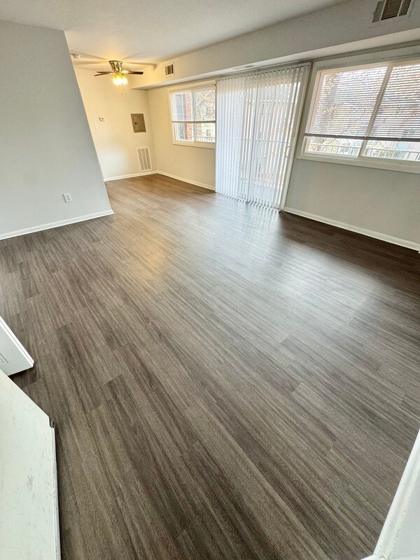 Primary Photo - 800 Brook Hill Rd