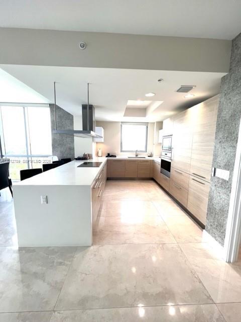 Building Photo - 17111 Biscayne Blvd