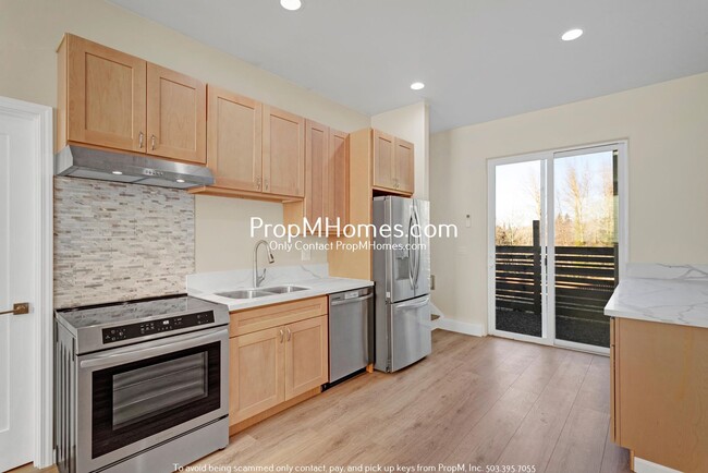 Building Photo - Brand New Two Bedroom Charmer in Lents!