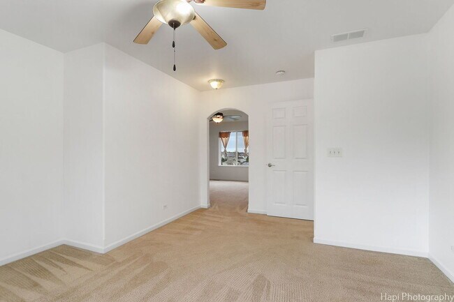 Building Photo - 176 S Cornerstone Dr