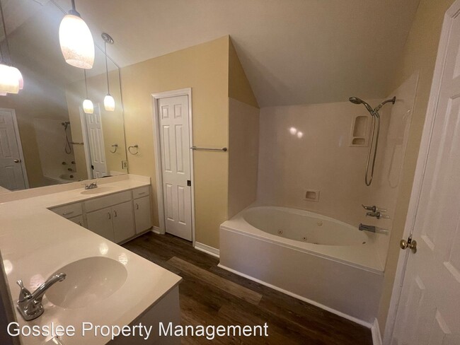 Building Photo - 3 br, 2.5 bath House - 409 Teak Drive