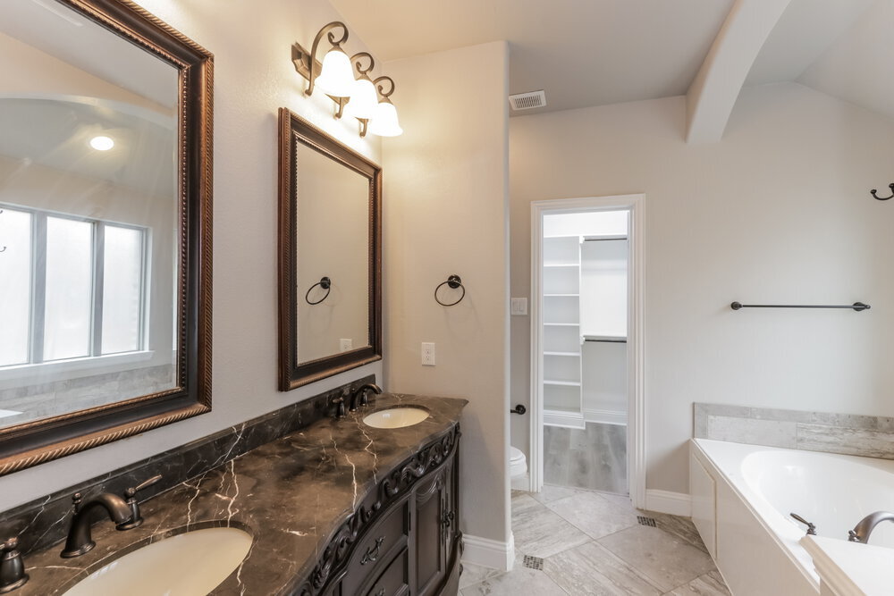 Building Photo - 1304 River Oak Ln