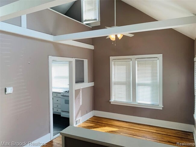 Building Photo - 510 Stratford Rd