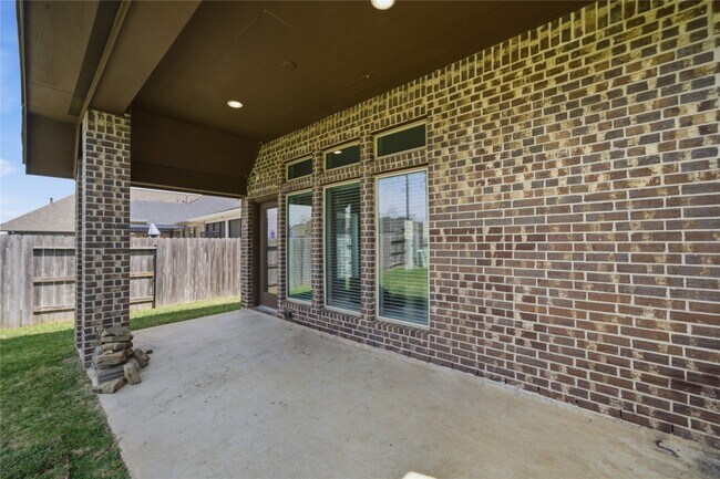 Building Photo - 20427 Noble Arabian Dr