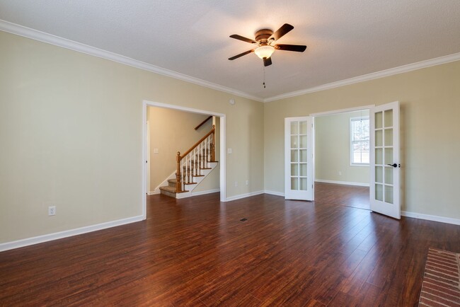 Building Photo - Spacious 4-Bedroom Home in Westside Athens...