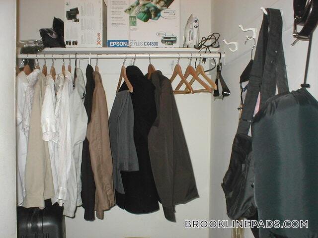 Building Photo - 208 Winthrop Rd