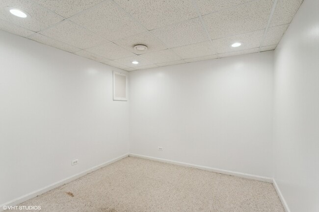 Building Photo - 1771 Warwick Ct