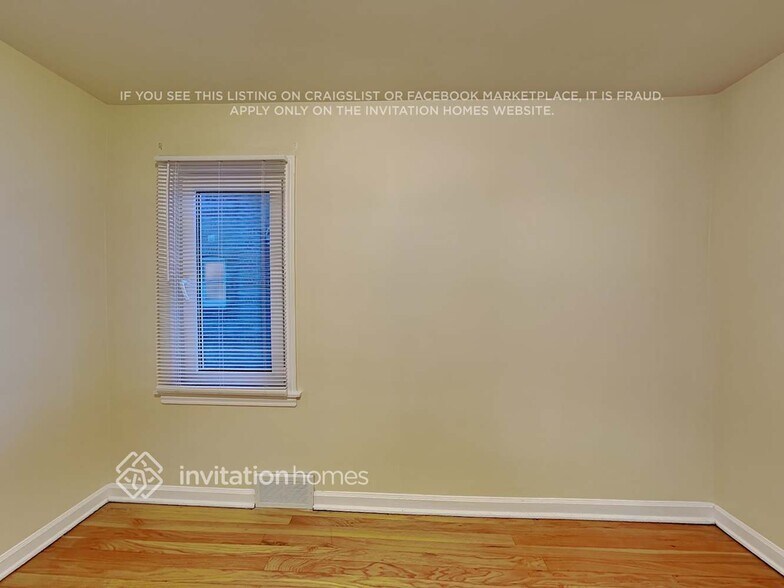 Building Photo - 9024 S Albany Ave