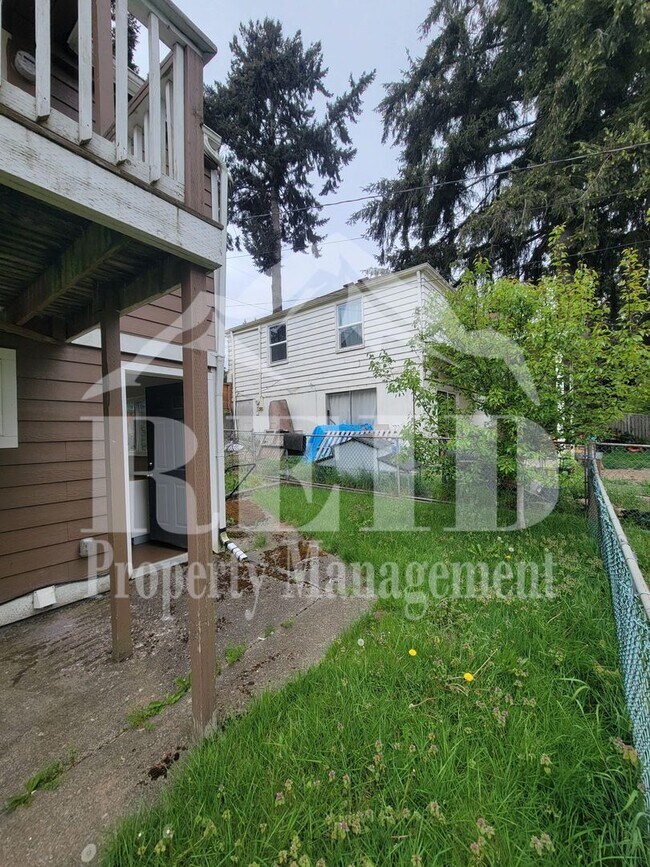 Building Photo - Centrally Located Bremerton Home With Partial View of Sinclair Inlet from Deck