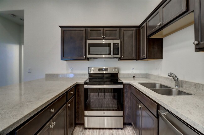 Building Photo - 8346 Florentine Rd